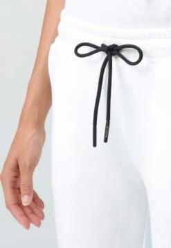 North Sails Pantalons De Jogging Regular Pantalon De Sport Femme Jaune 9 North Sails Pantalons De Jogging Regular Pantalon De Sport Femme Jaune -ADIDAS PERFORMANCE Soldes 16c87a551d08a8b74e3fa8635e956234