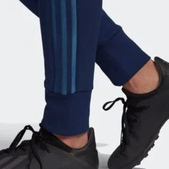 Adidas Sportswear Pantalons Dentraînement Effilé Pantalon De Sport Femme Bleu Marine -ADIDAS PERFORMANCE Soldes 1d00e5aa22dcb25f1f74ef2e8659f98f