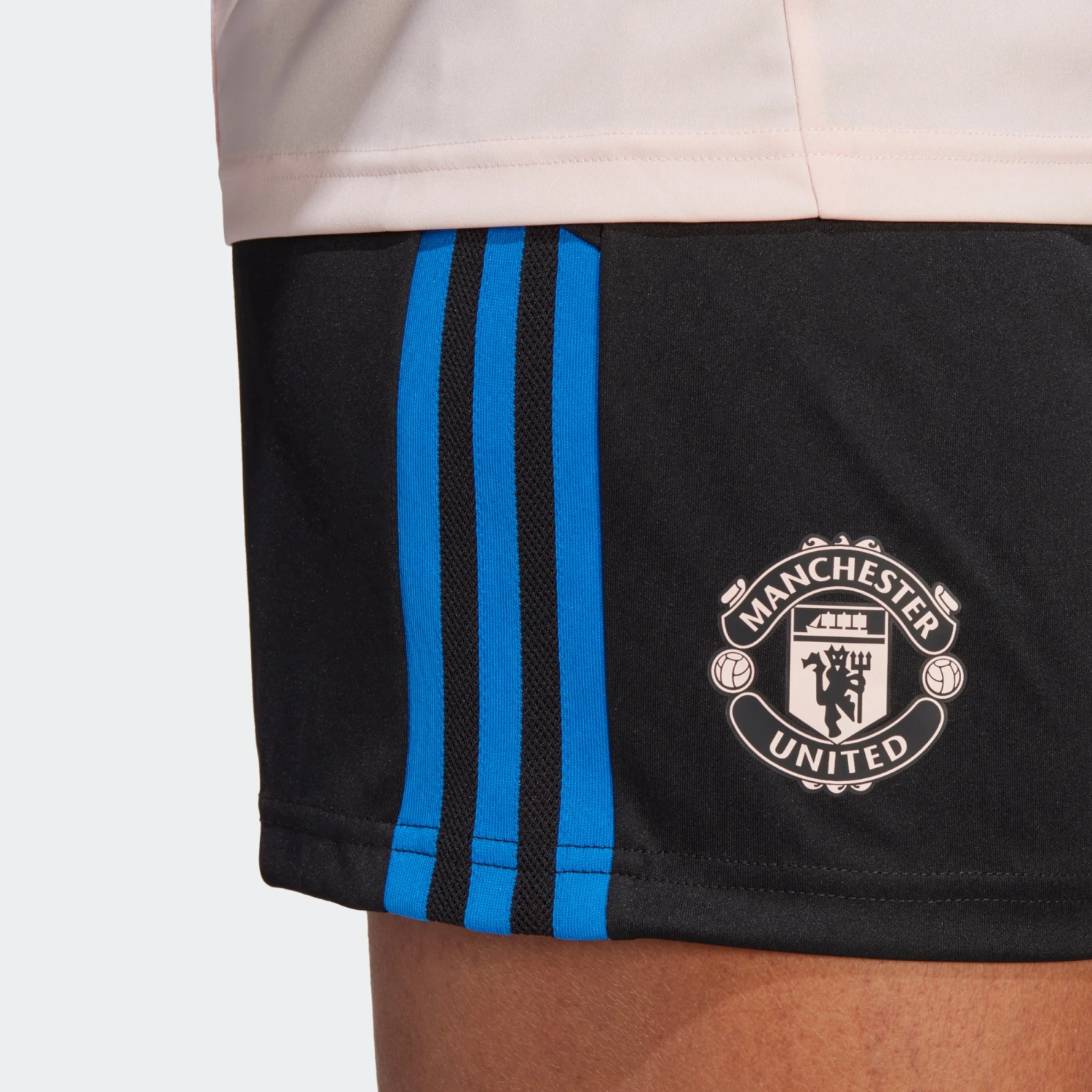 Adidas Sportswear Shorts Regular Pantalon De Sport Manchester United Condivo 22 Femme Noir 5 Adidas Sportswear Shorts Regular Pantalon De Sport Manchester United Condivo 22 Femme Noir – Image 5