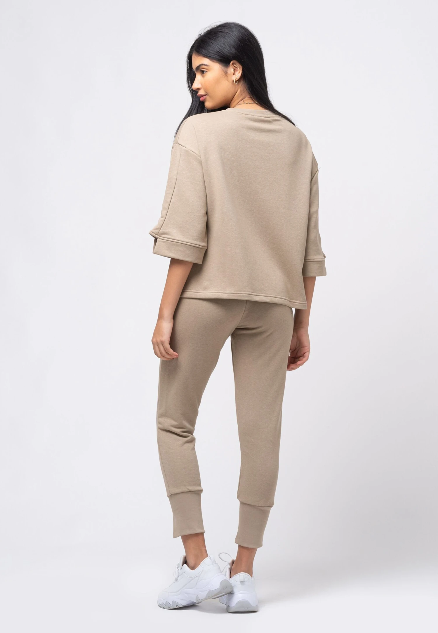 Ensembles Survêtements Femme Pierre 6 Ensembles Survêtements Femme Pierre – Image 6