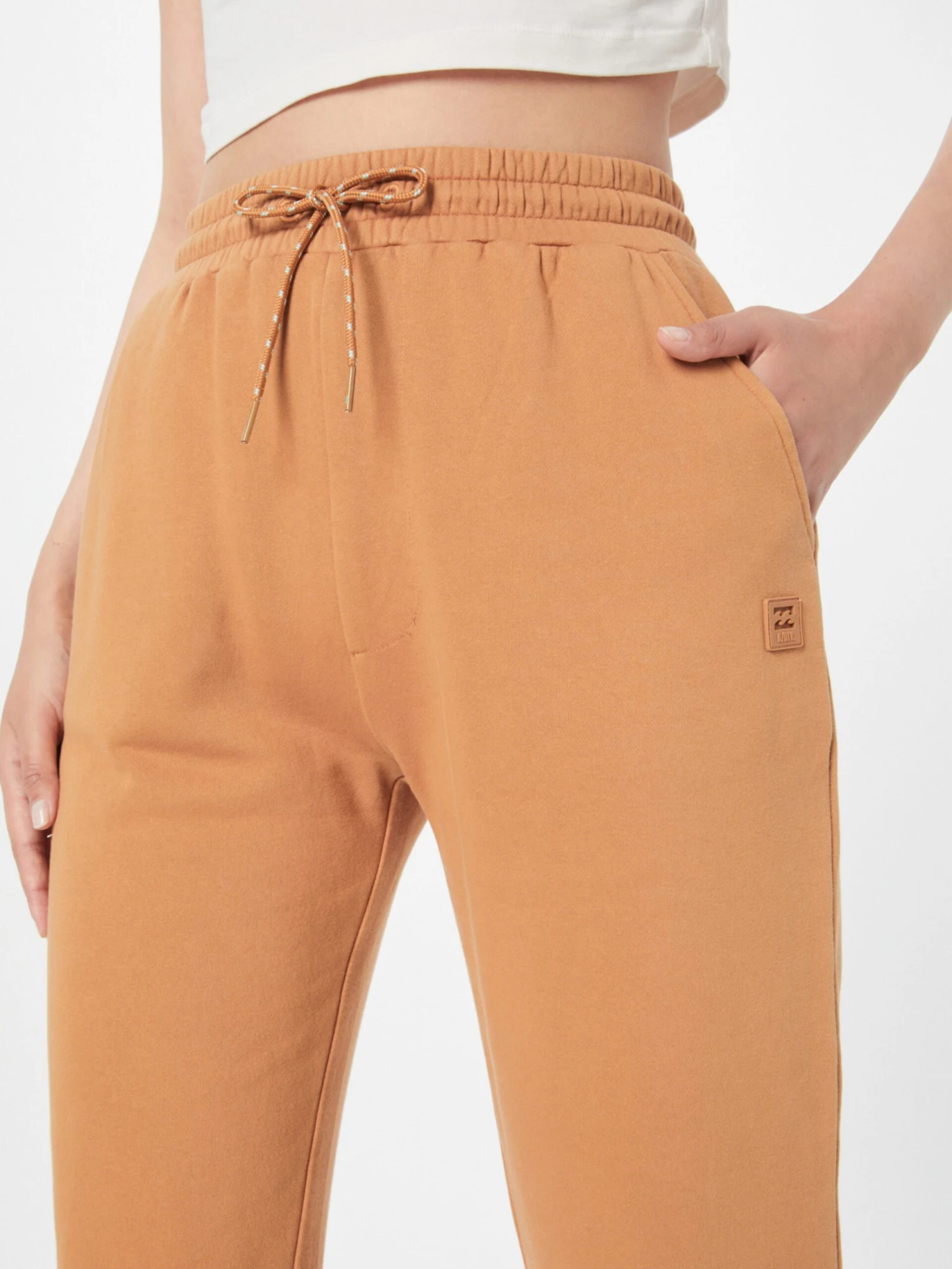 Billabong Pantalons De Jogging Regular Pantalon De Sport HALIFAX Femme Caramel 2 Billabong Pantalons De Jogging Regular Pantalon De Sport HALIFAX Femme Caramel – Image 2