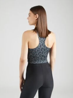 About You Maillots De Sport Haut De Sport Fame Femme Kaki -ADIDAS PERFORMANCE Soldes 7e75fe5315852c80d94a19ca6095e8d1