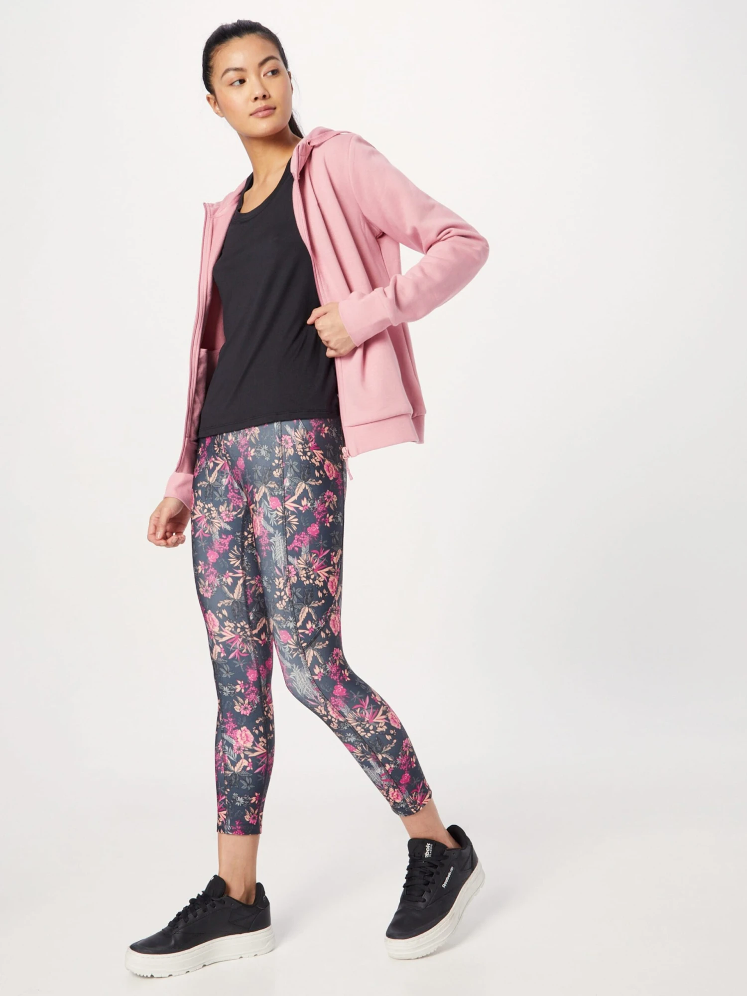 Marika T-Shirts T-shirt Fonctionnel CAMILA Femme Noir 4 Marika T-Shirts T-shirt Fonctionnel CAMILA Femme Noir – Image 4