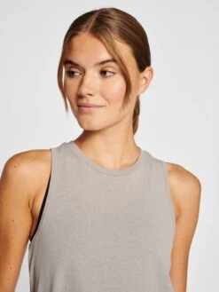 Hummel Maillots De Sport Haut De Sport VANJA Femme Gris Foncé 15 Hummel Maillots De Sport Haut De Sport VANJA Femme Gris Foncé -ADIDAS PERFORMANCE Soldes 9c5fcf43390d81cb78eae52e2bcc1af8