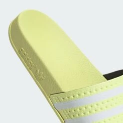 Adidas Originals Chaussures De Piscine Mule ADILETTE Femme Jaune 17 Adidas Originals Chaussures De Piscine Mule ADILETTE Femme Jaune -ADIDAS PERFORMANCE Soldes a93d3e54edfc2b0a7d08c38451875687
