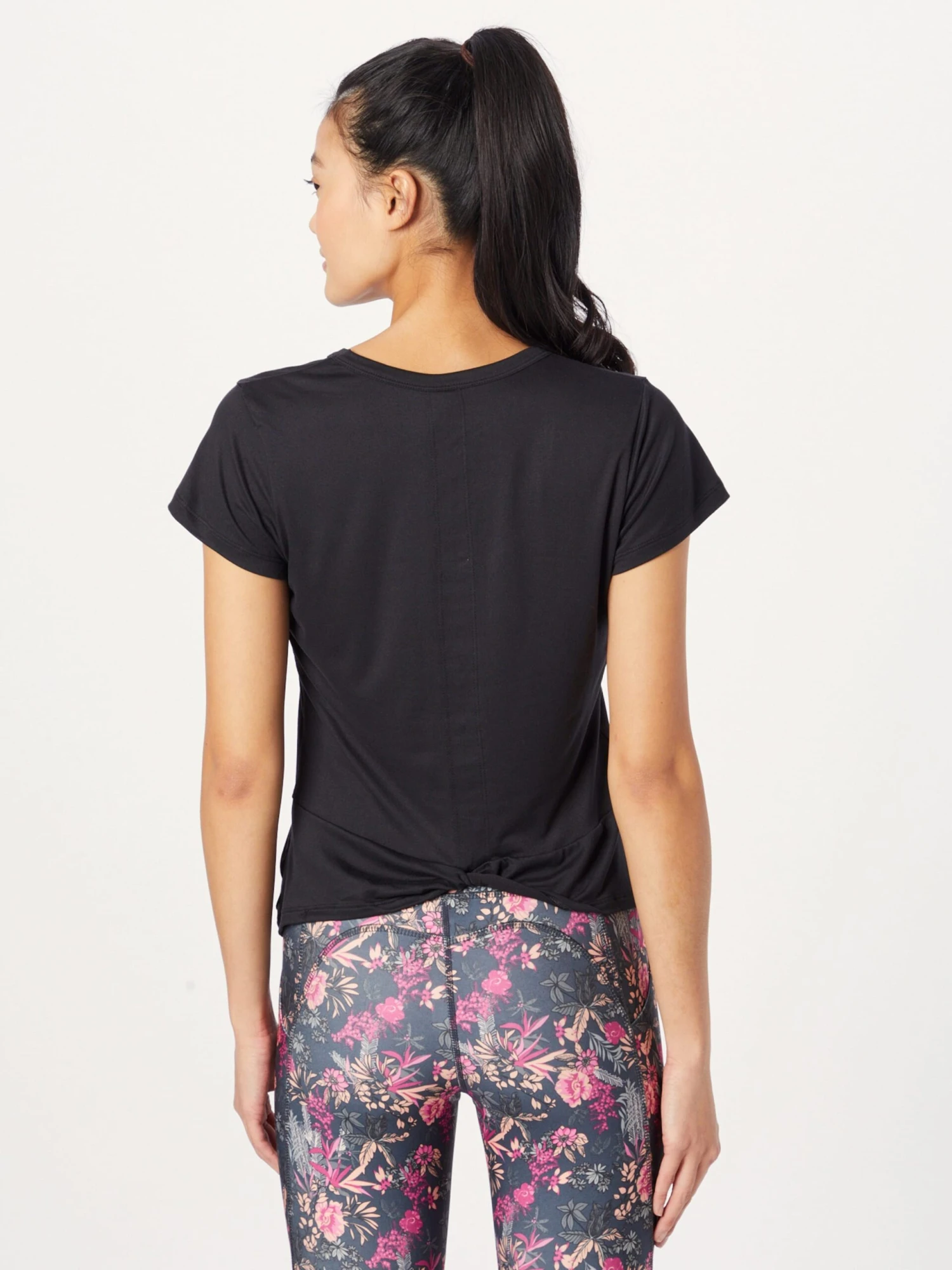 Marika T-Shirts T-shirt Fonctionnel CAMILA Femme Noir 3 Marika T-Shirts T-shirt Fonctionnel CAMILA Femme Noir – Image 3