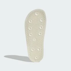 Adidas Originals Chaussures De Piscine Mule ADILETTE Femme Blanc 11 Adidas Originals Chaussures De Piscine Mule ADILETTE Femme Blanc -ADIDAS PERFORMANCE Soldes e167fe22e2ba381ac53a5e757230b44e